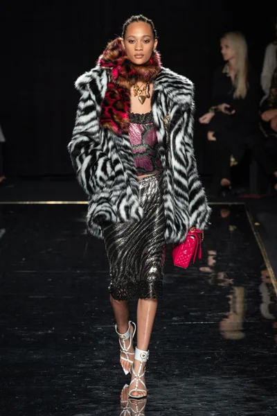 Look 27